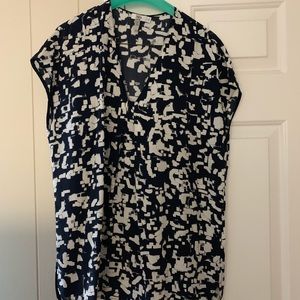 COPY - Vince large black/white top, excellent condition